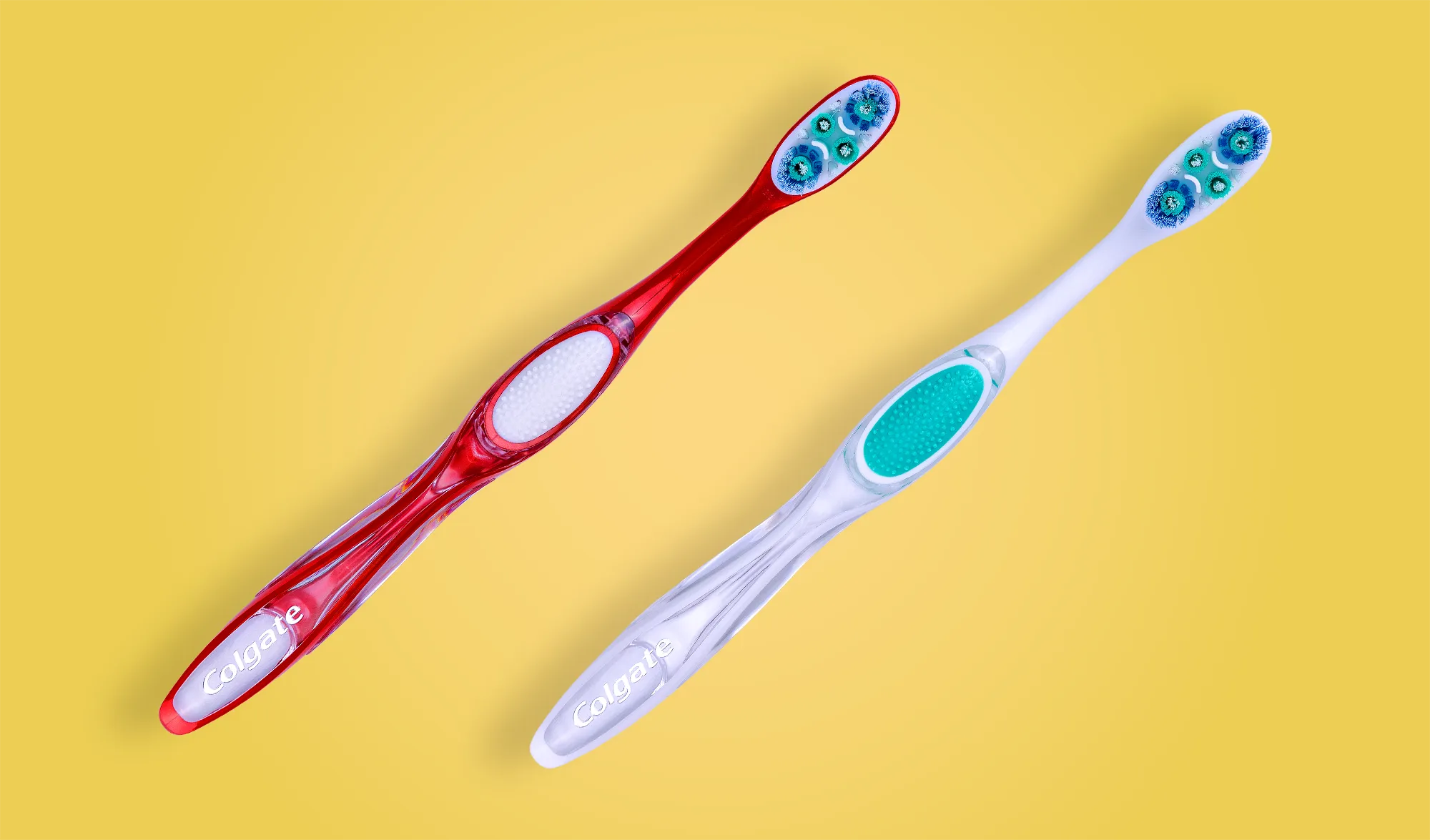 2 Colgate 360° Advanced Optic White Manual Toothbrushes.