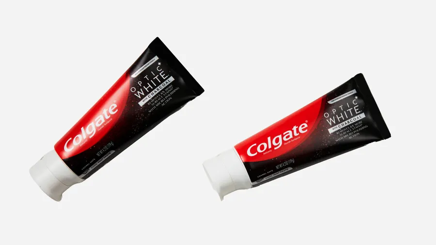 Colgate optic white fluoride toothpaste with charcoal
